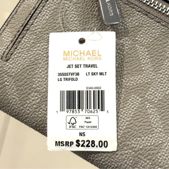 Michael Kors Large Jet Set Travel Trifold Wallet Light Sky Blue - Picture 6 of 6